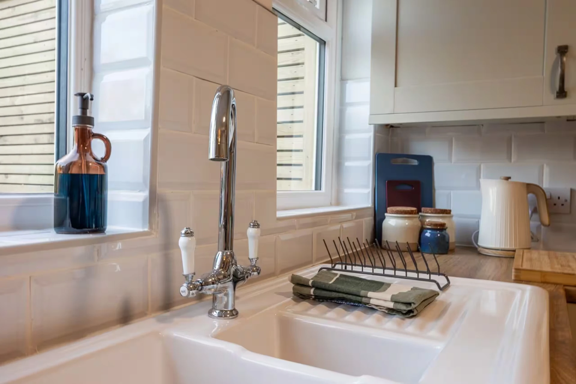 Kitchen sink and window detail at Doctor's Lane, Melton Mowbray
