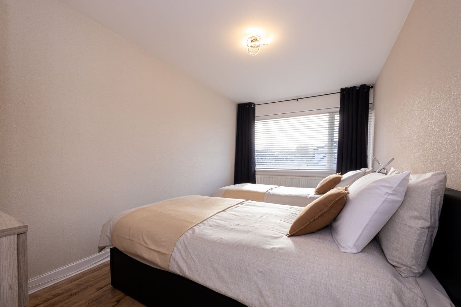 Twin bedroom